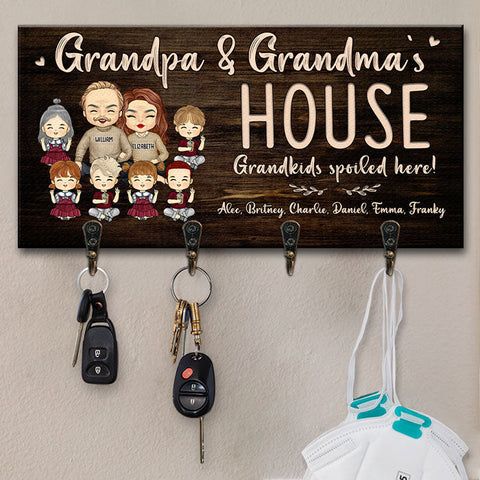 Grandpa & Grandma's House - Grandkids Spoiled Here - Personalized Key Hanger, Key Holder - Gift For Couples, Husband Wife