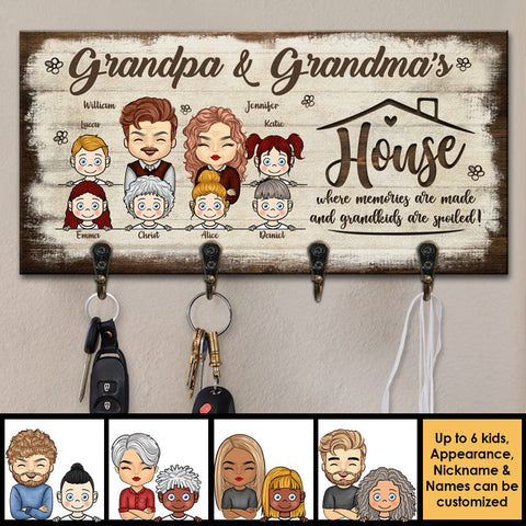 House Is Where Memories Are Made & Grandkids Are Spoiled - Personalized Key Hanger, Key Holder - Gift For Couples, Husband Wife