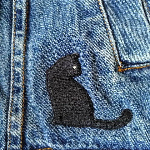 Black Cat Iron-On Patch, Black Cat Badge, Animal Decorative Patch, DIY Embroidery, Embroidered Applique, Cat Applique Motif, Cat Lady Gift